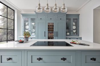 Thiết kế căn bếp màu Azurite & Sorrel phong cách Traditional(Tomhowley)